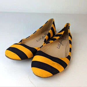 Lillybee Black & Vegas Gold Striped Ballet Shoes - 10